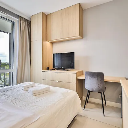 Wiktoryn 6 By Perfect 181&145 Warschau